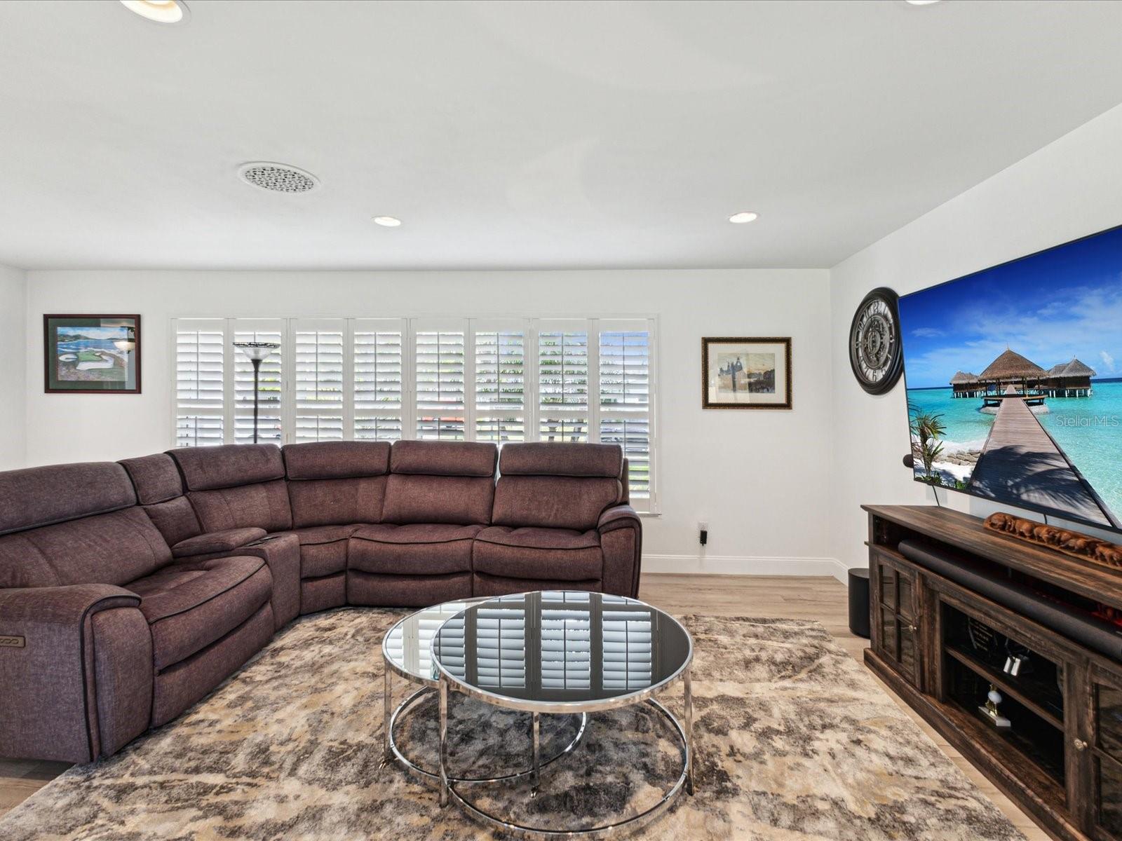 Image 5 of 42 For 1666 Dakota Avenue Ne