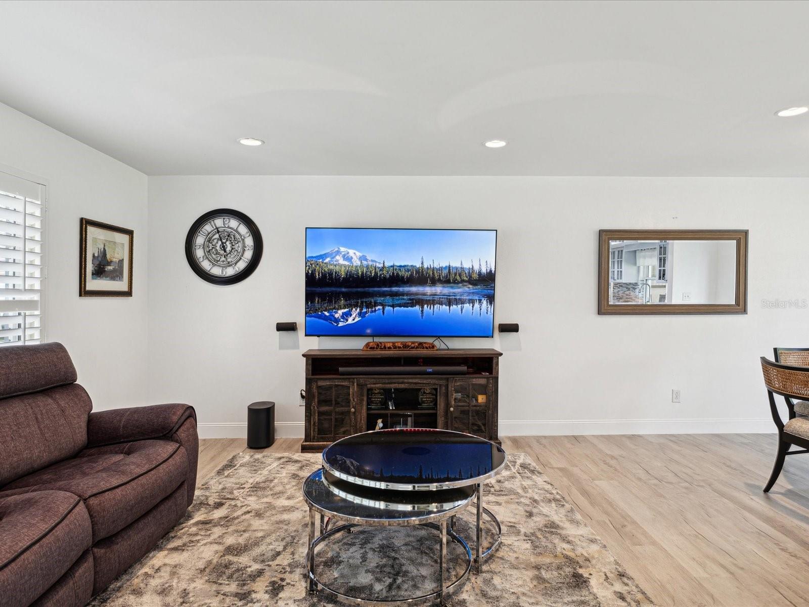 Image 7 of 42 For 1666 Dakota Avenue Ne