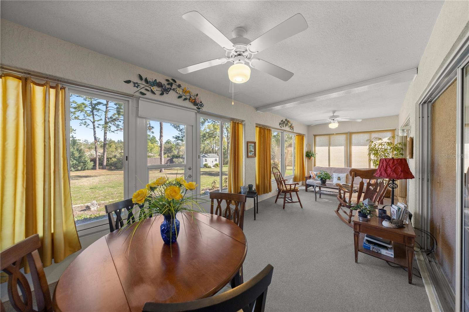 Listing photo id 11 for 2245 Marcia Street