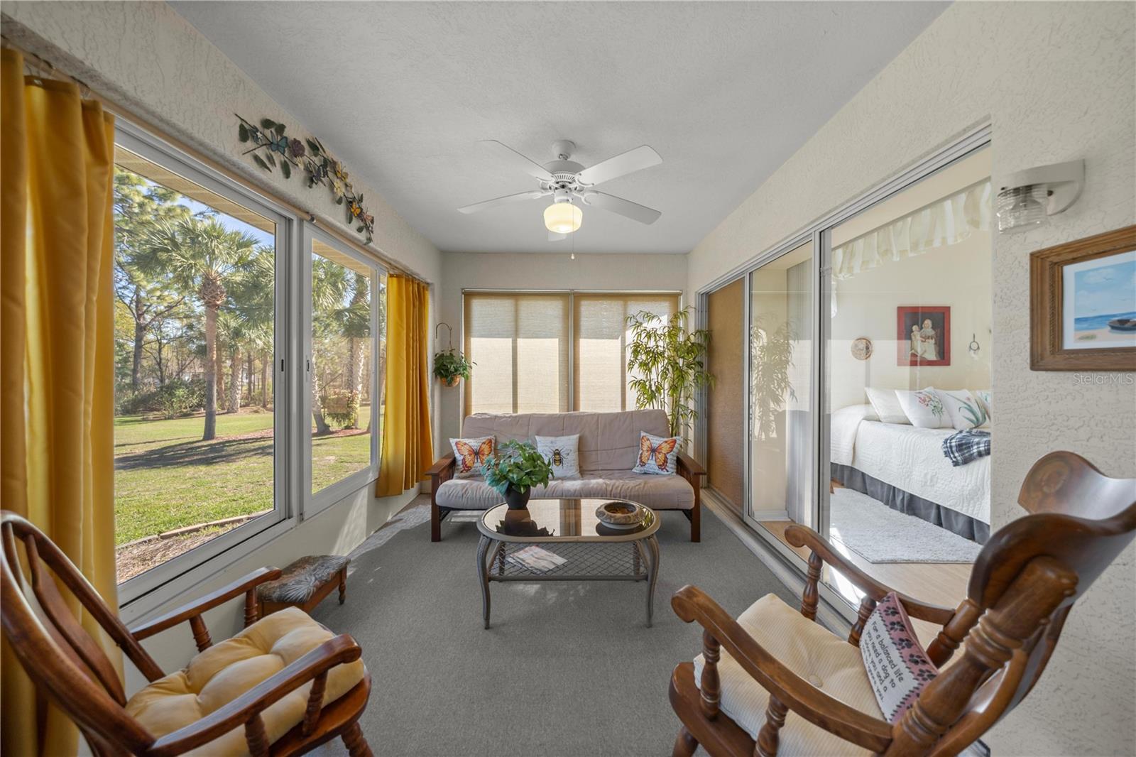 Listing photo id 12 for 2245 Marcia Street