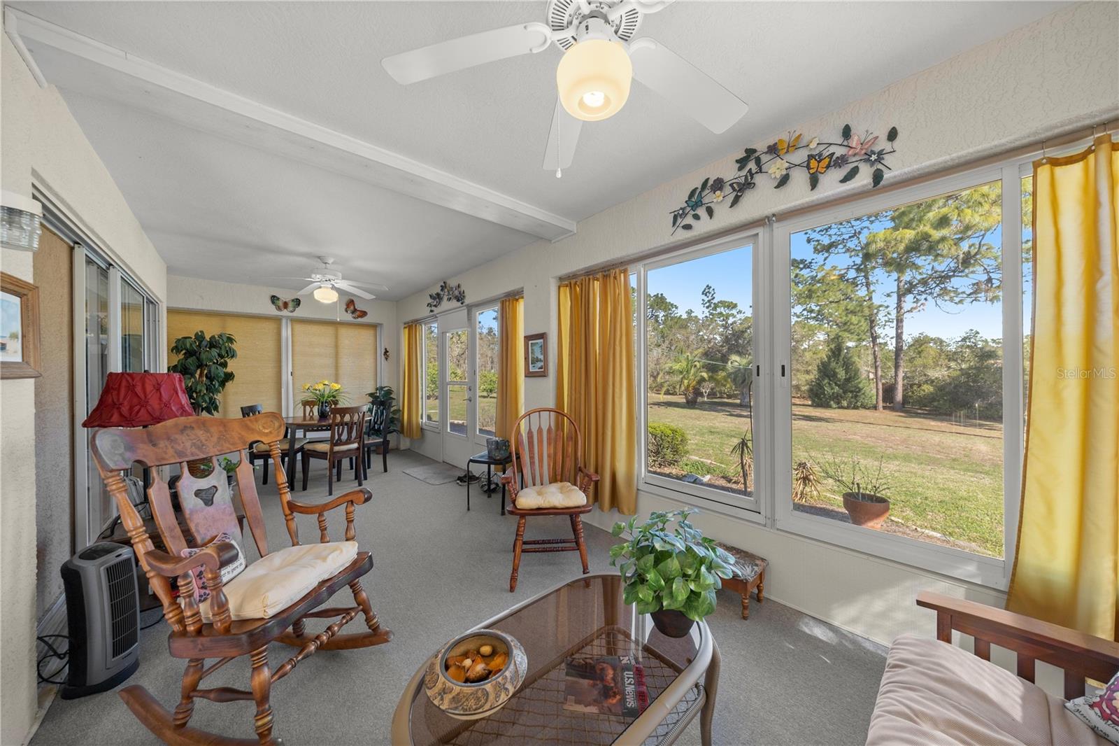 Listing photo id 13 for 2245 Marcia Street