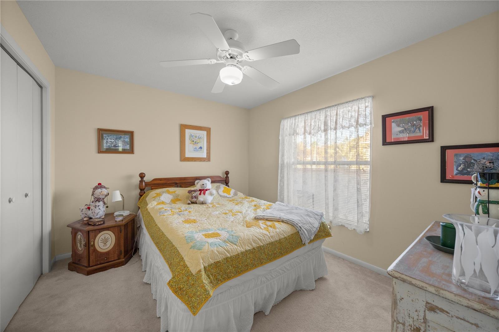 Listing photo id 18 for 2245 Marcia Street