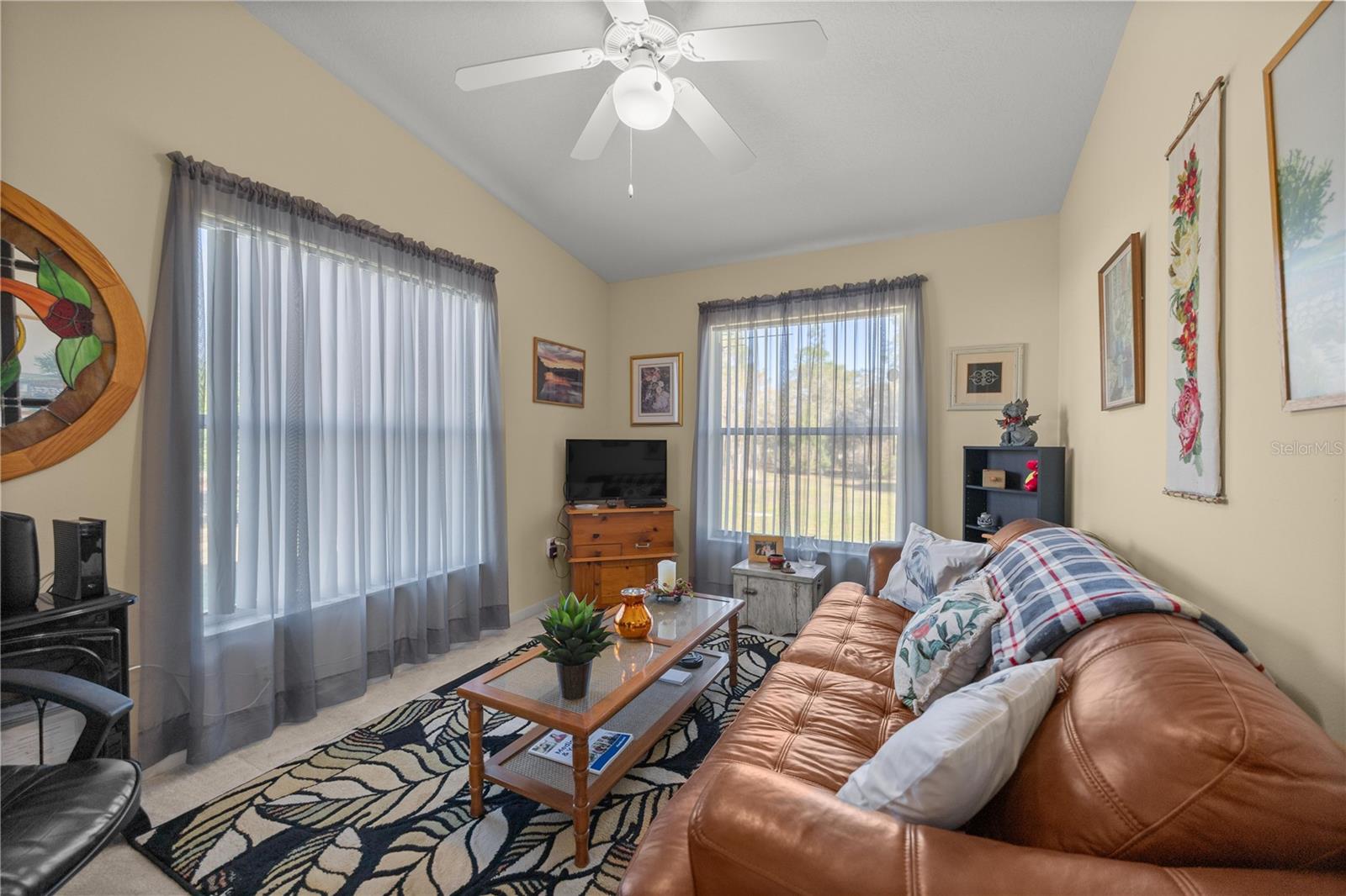 Listing photo id 22 for 2245 Marcia Street