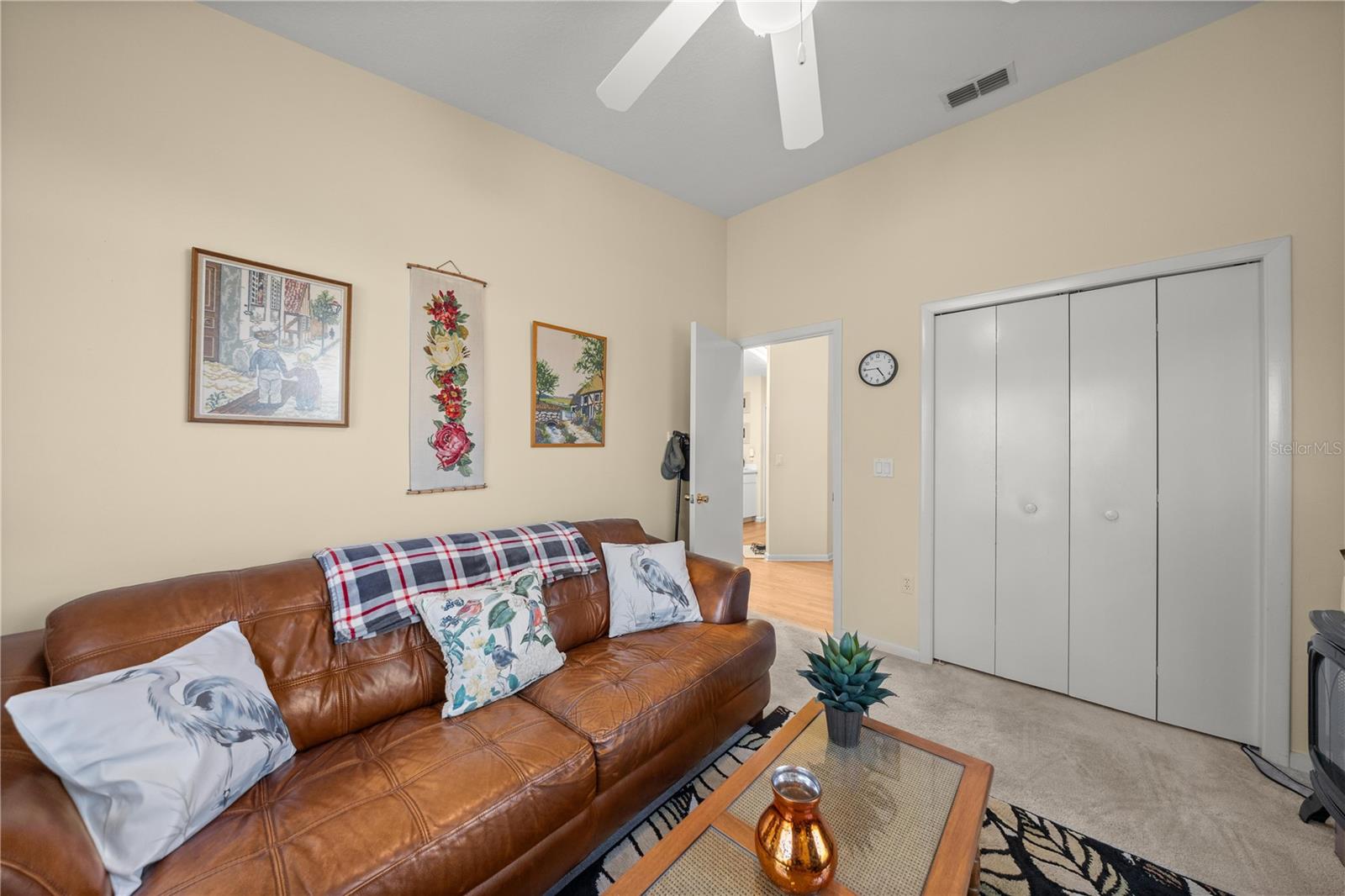 Listing photo id 23 for 2245 Marcia Street