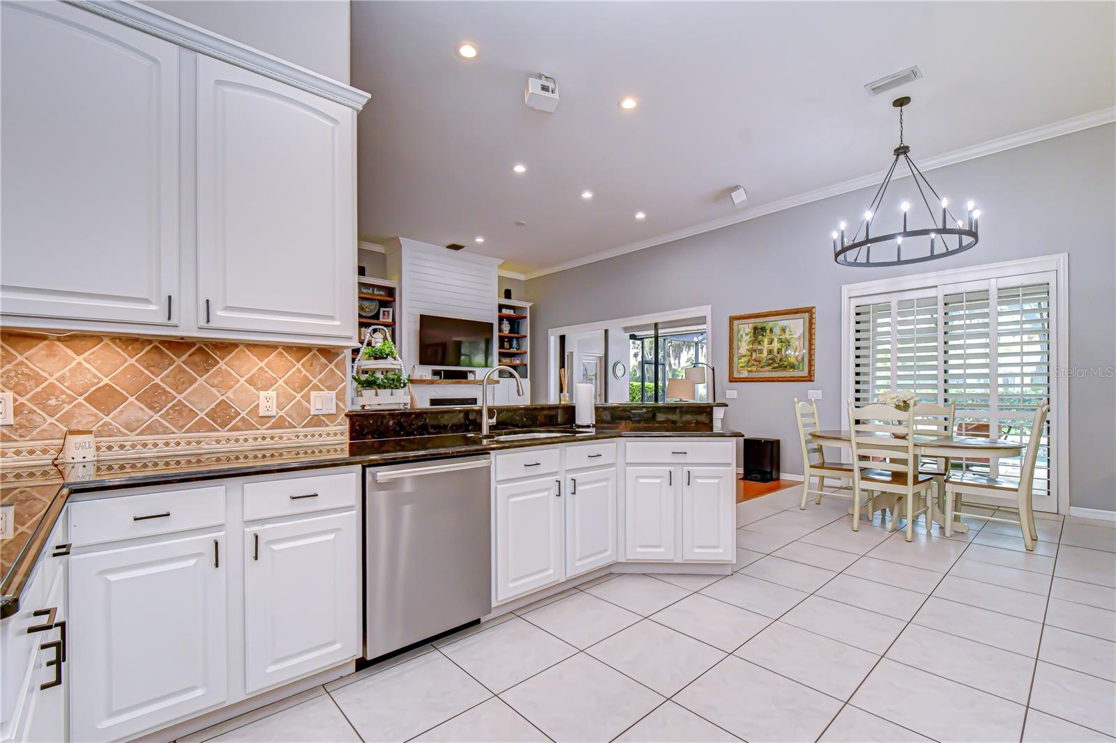 Image 12 of 41 For 5910 Cherry Oak Drive