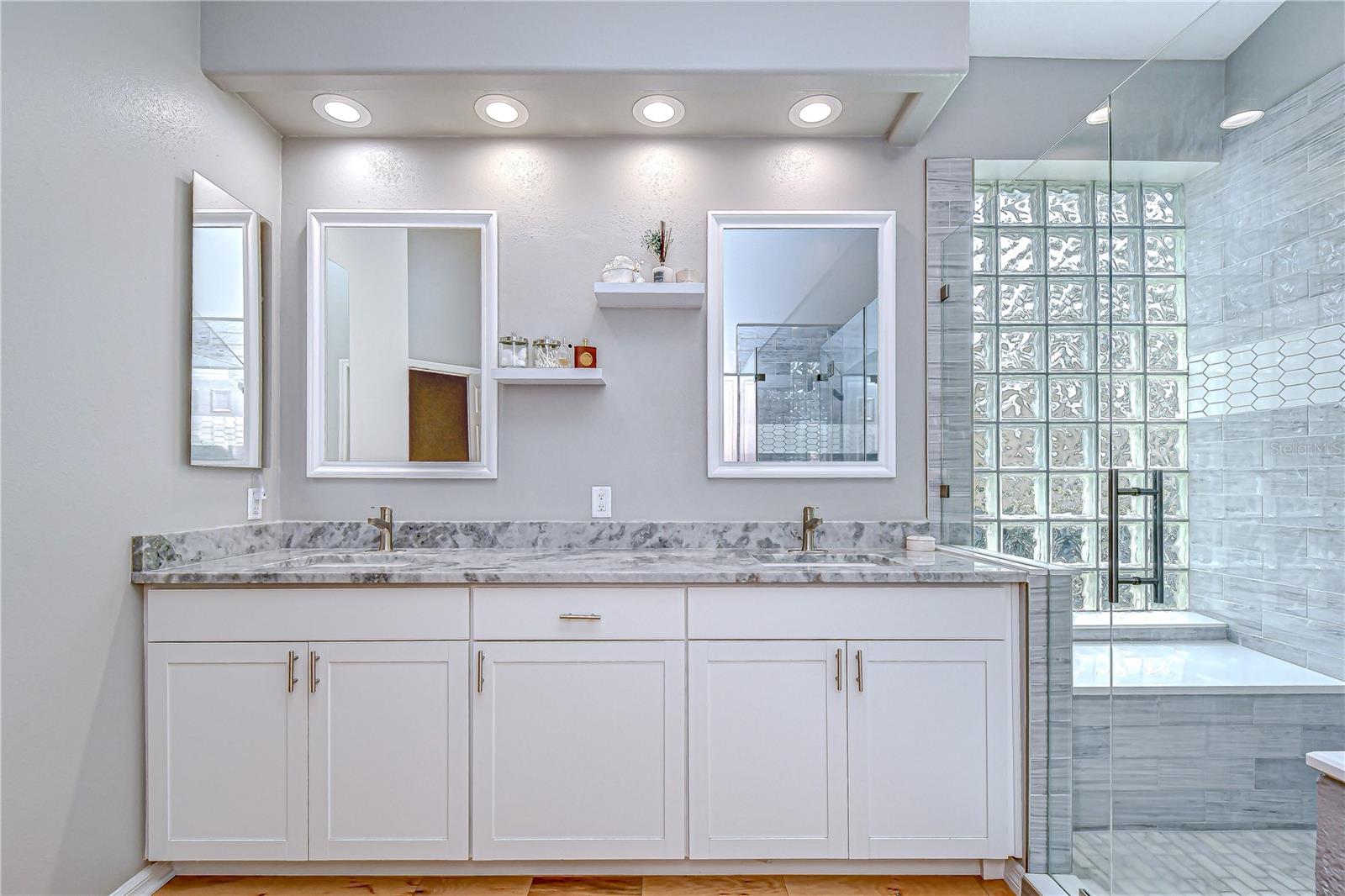 Image 17 of 41 For 5910 Cherry Oak Drive