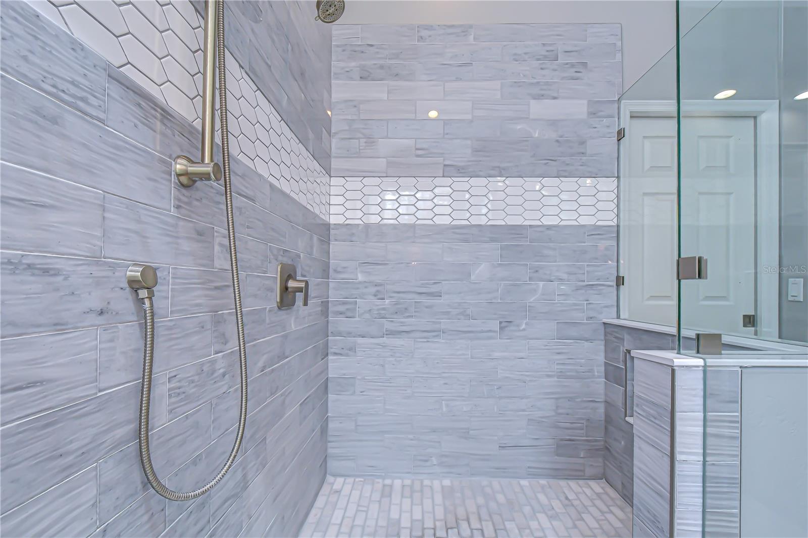 Image 19 of 41 For 5910 Cherry Oak Drive