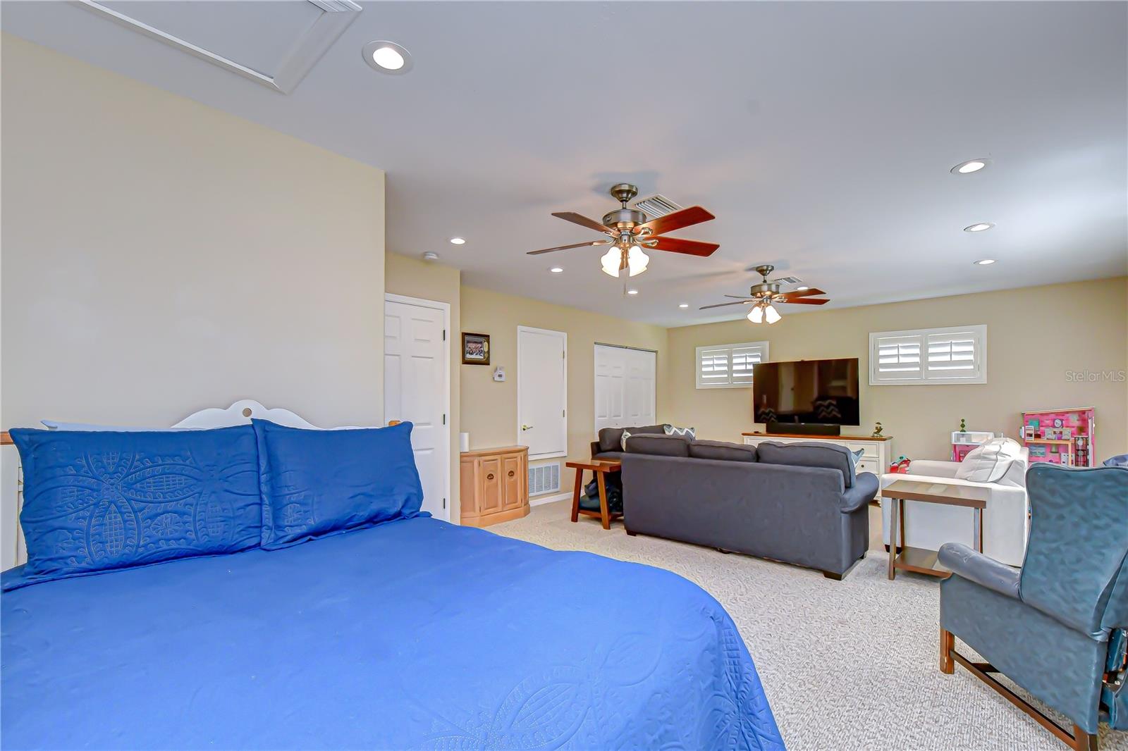 Image 28 of 41 For 5910 Cherry Oak Drive