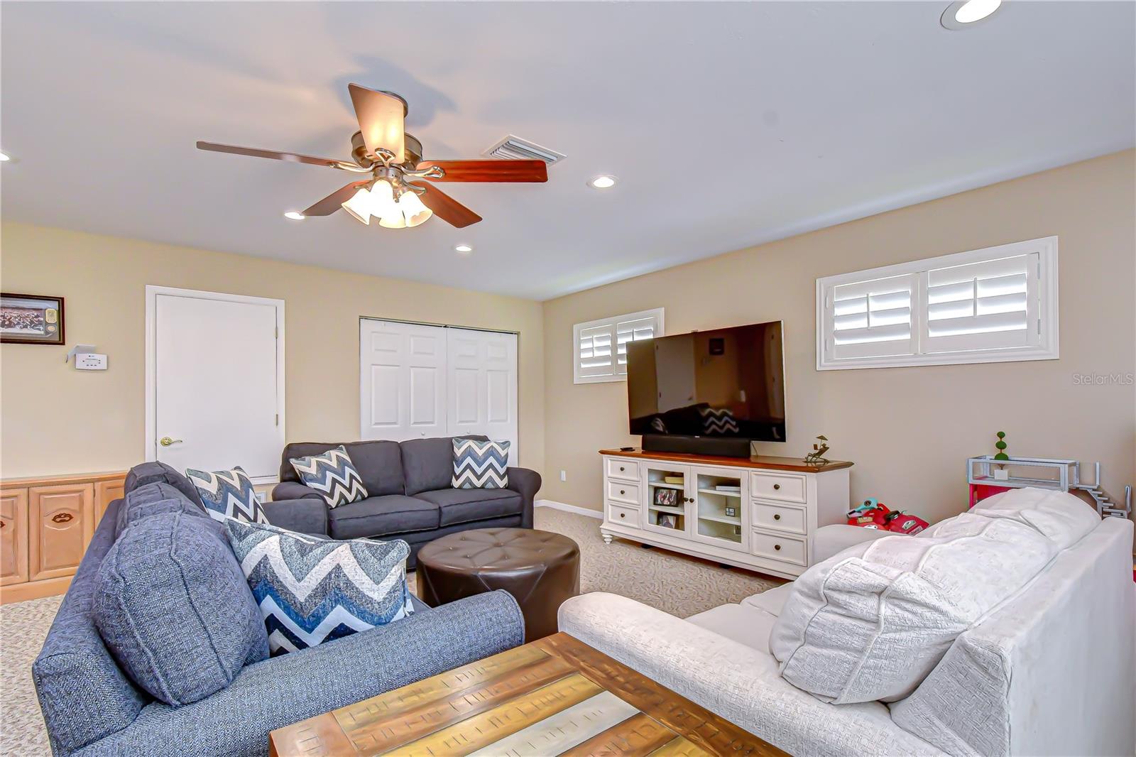 Image 29 of 41 For 5910 Cherry Oak Drive