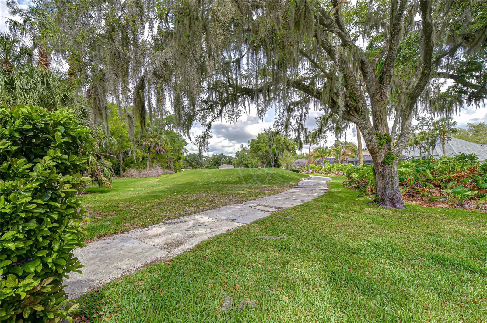 Image 35 of 41 For 5910 Cherry Oak Drive