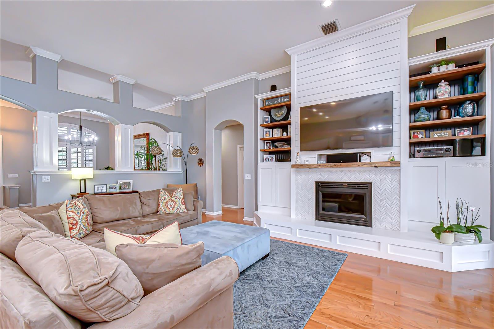 Image 7 of 41 For 5910 Cherry Oak Drive