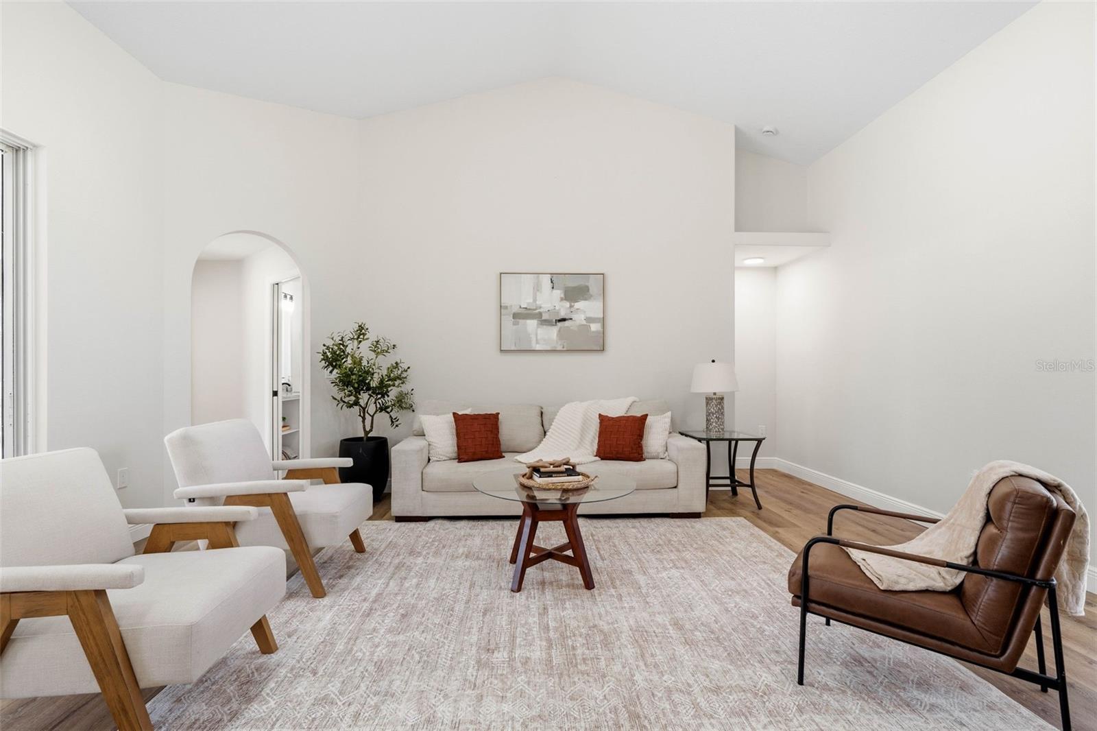 Image 14 of 46 For 10185 Sleepy Willow Court