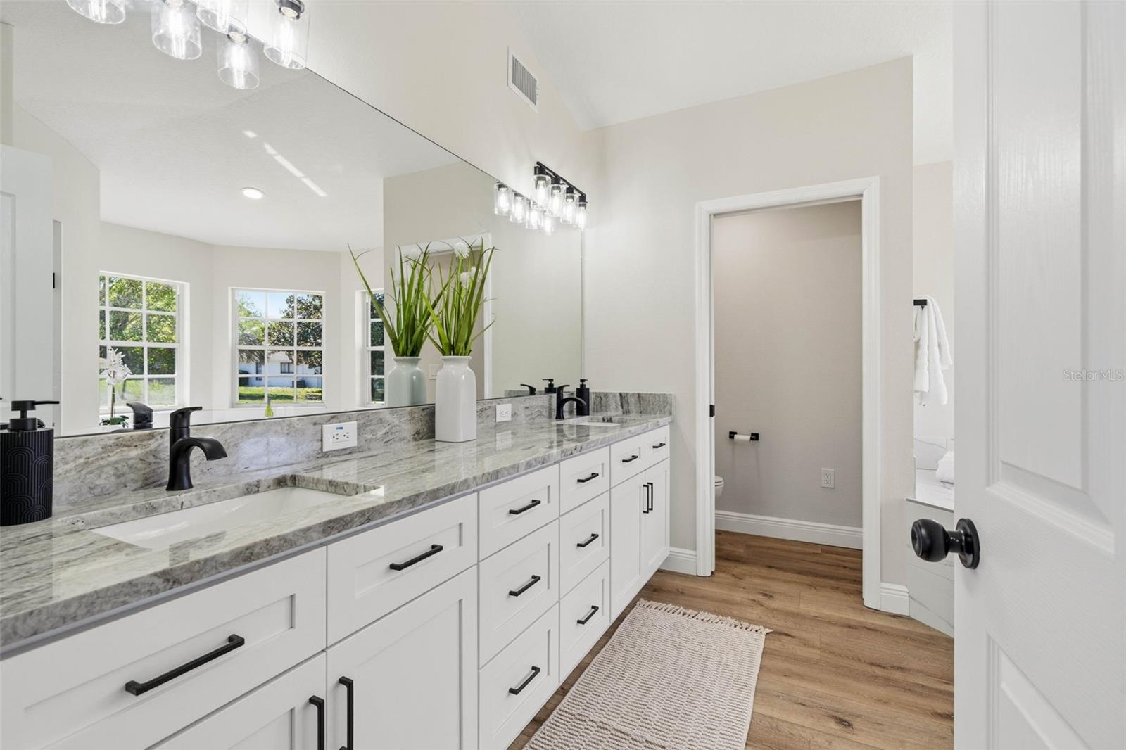 Image 25 of 46 For 10185 Sleepy Willow Court