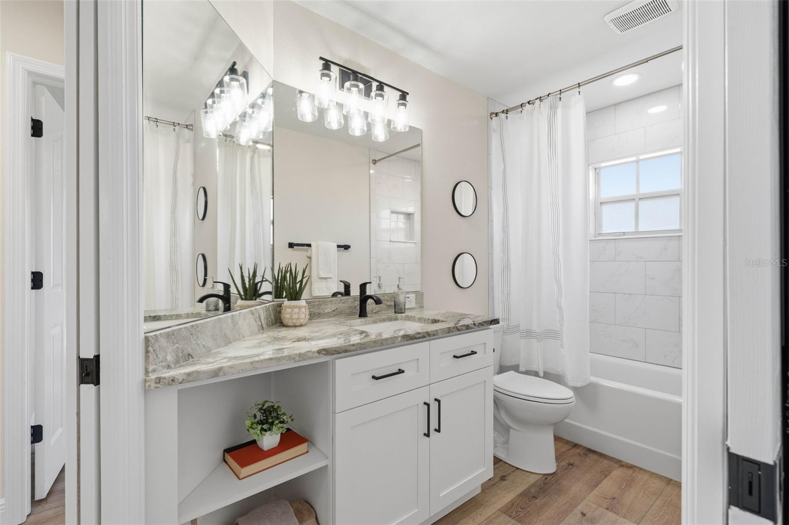 Image 32 of 46 For 10185 Sleepy Willow Court