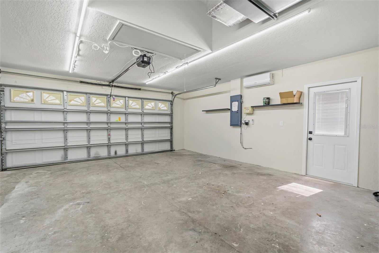 Image 42 of 46 For 10185 Sleepy Willow Court