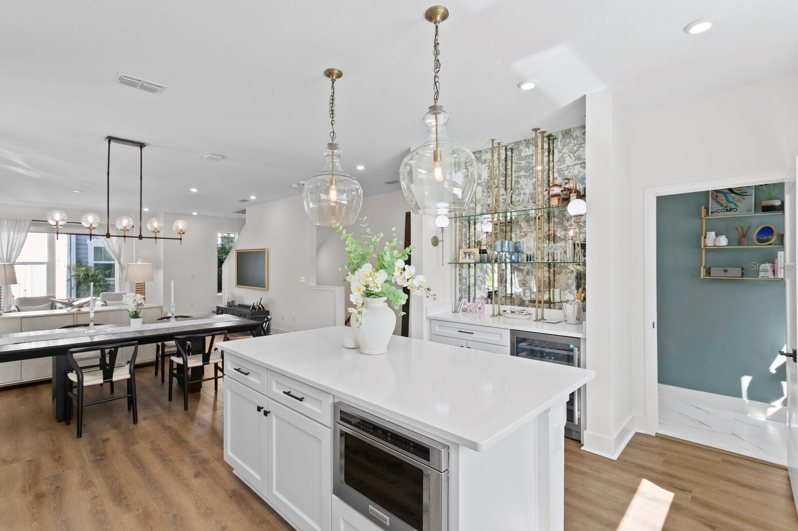 Image 10 of 72 For 2506 Cleveland Street 10