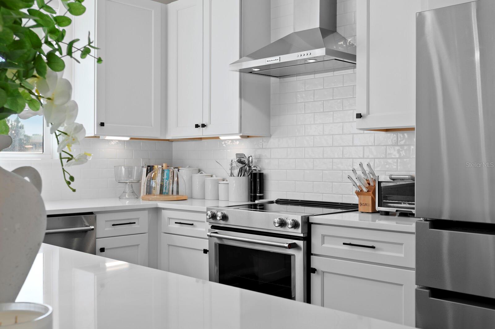 Image 11 of 72 For 2506 Cleveland Street 10