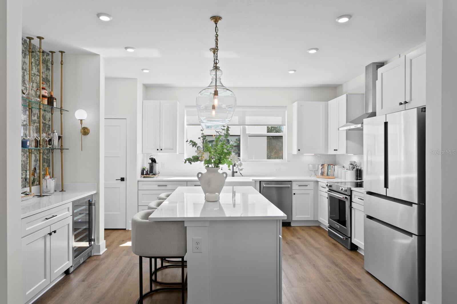 Image 12 of 72 For 2506 Cleveland Street 10