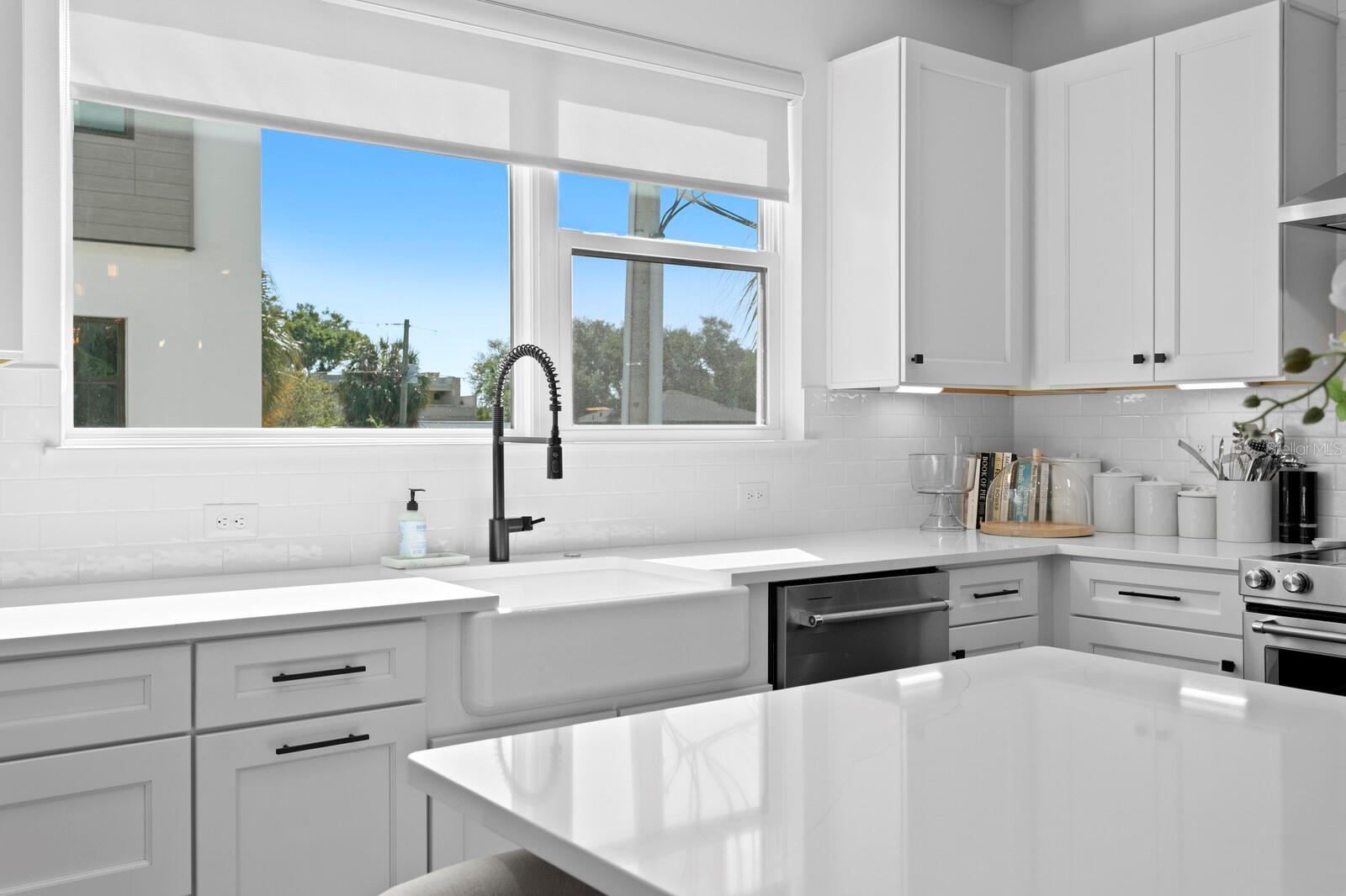 Image 13 of 72 For 2506 Cleveland Street 10