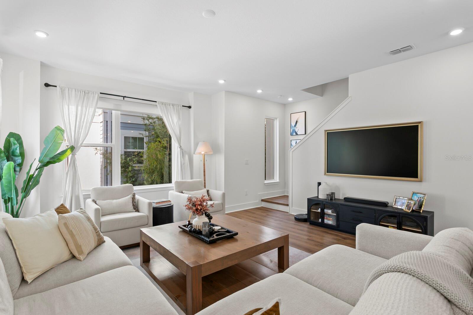 Image 18 of 72 For 2506 Cleveland Street 10