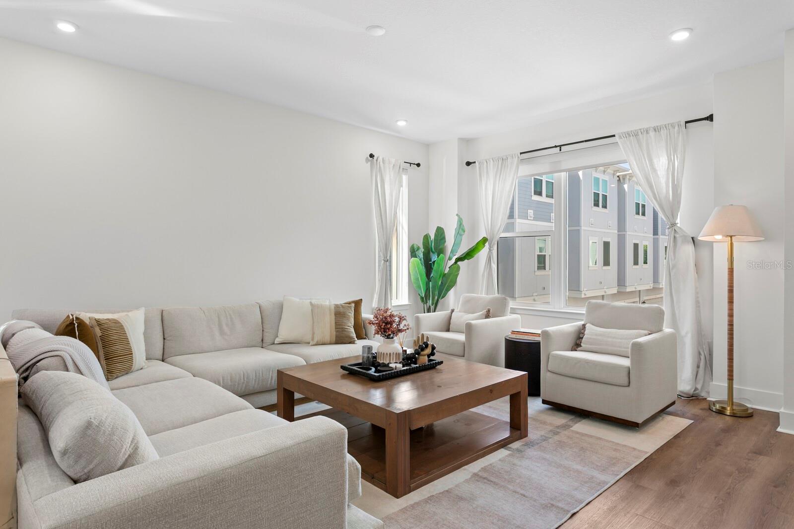 Image 20 of 72 For 2506 Cleveland Street 10