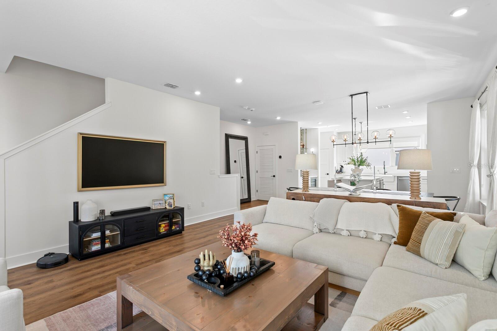 Image 22 of 72 For 2506 Cleveland Street 10