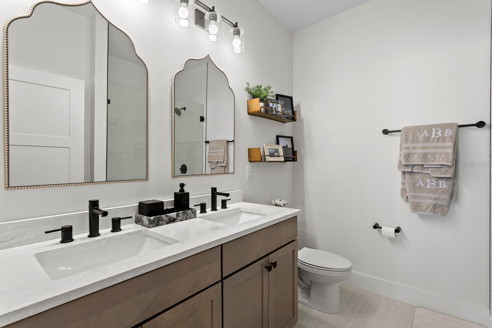 Image 26 of 72 For 2506 Cleveland Street 10