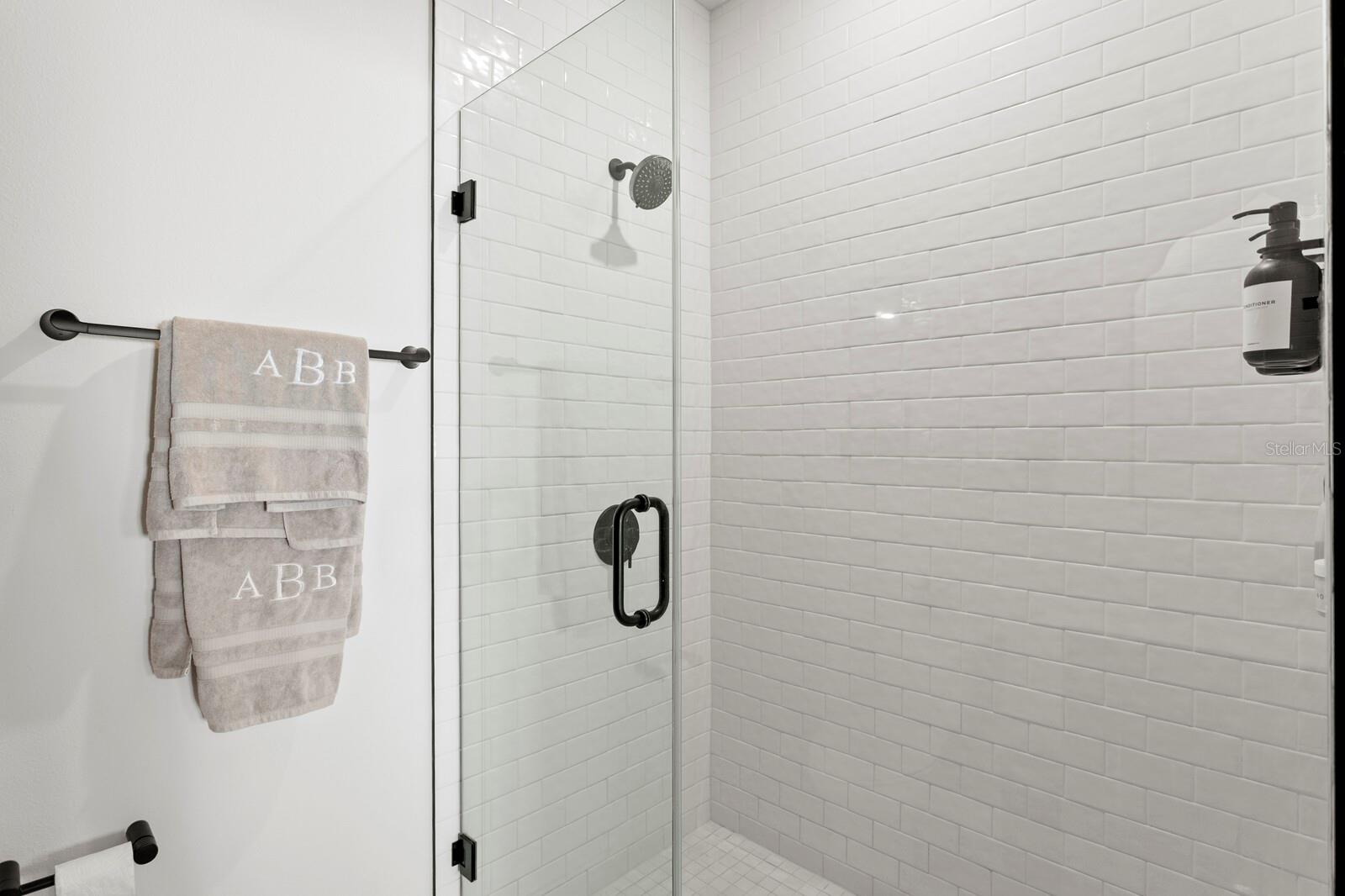 Image 27 of 72 For 2506 Cleveland Street 10