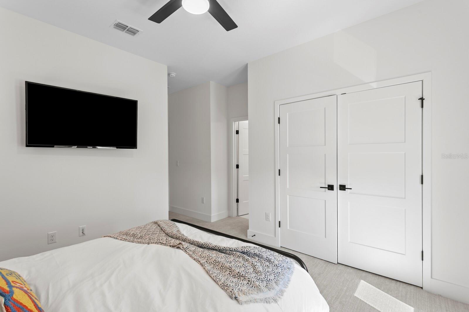 Image 30 of 72 For 2506 Cleveland Street 10