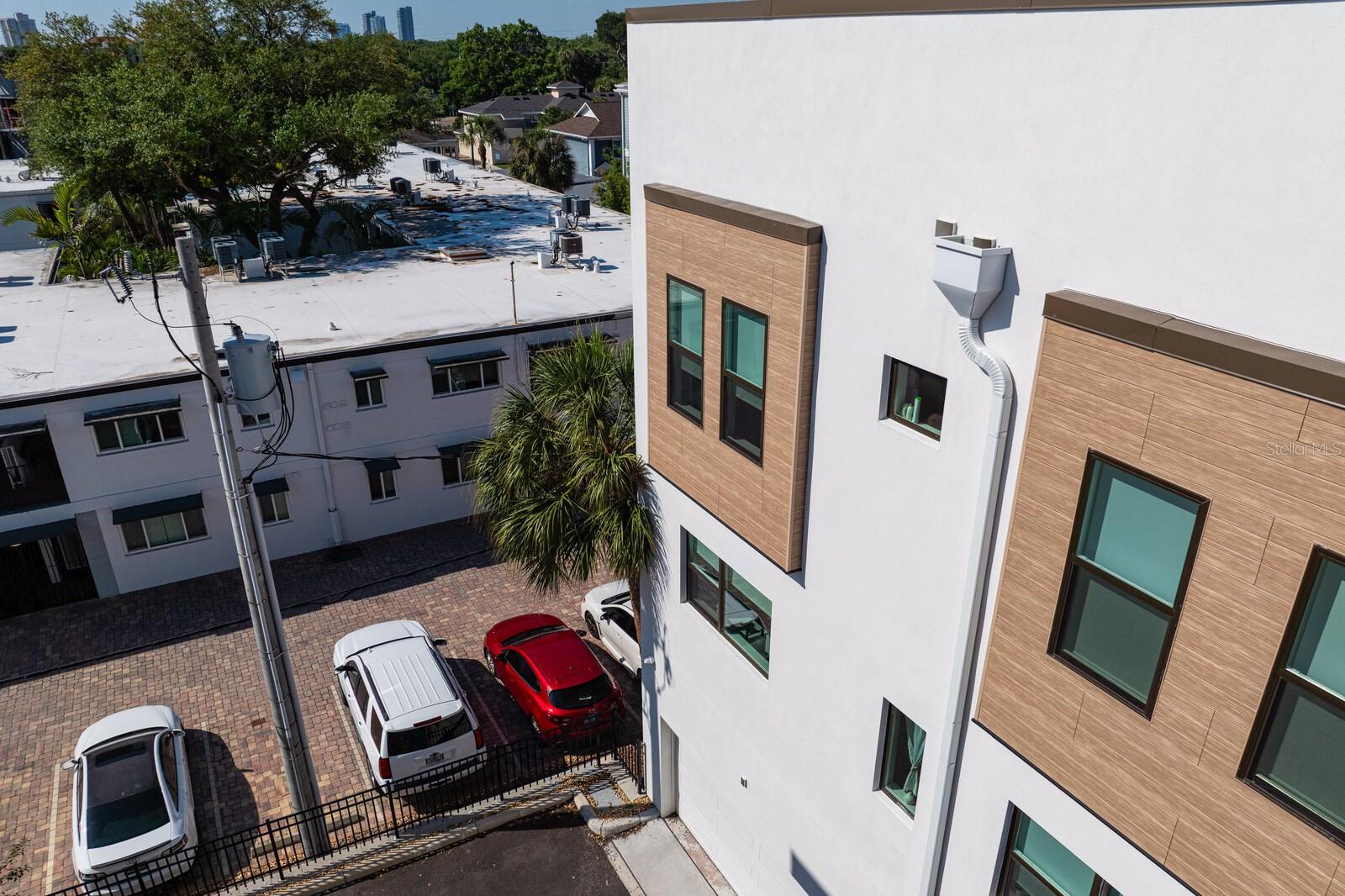 Image 53 of 72 For 2506 Cleveland Street 10