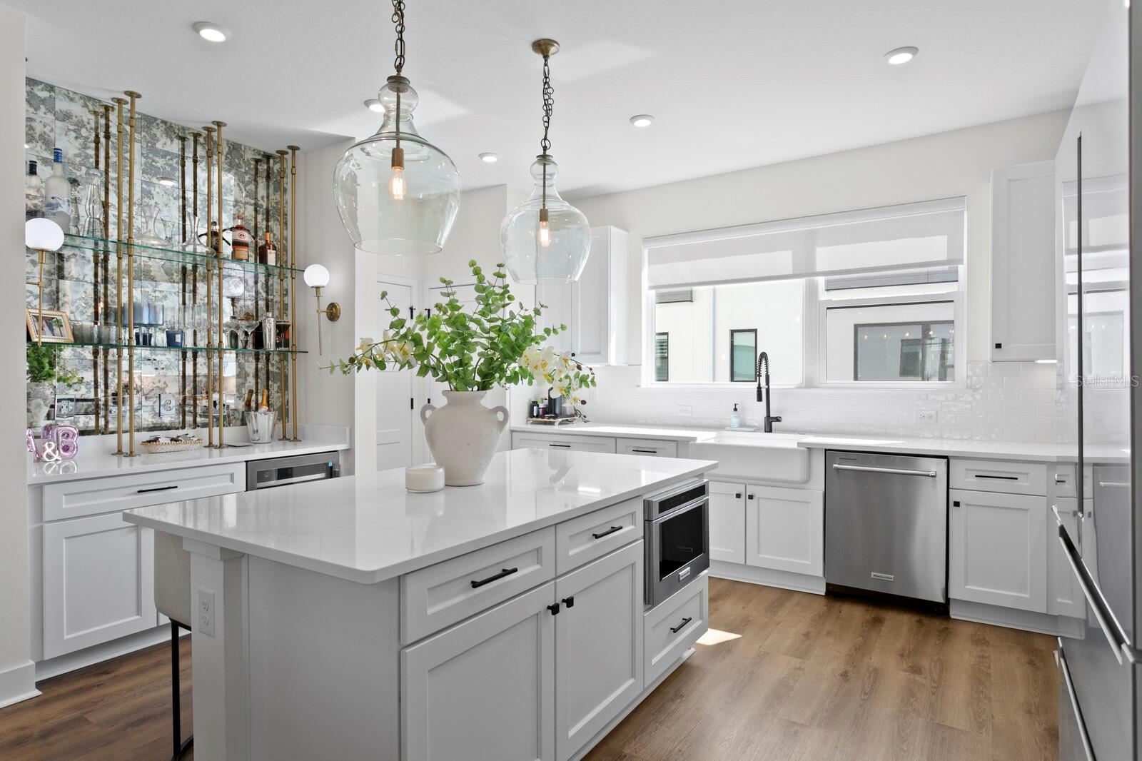 Image 7 of 72 For 2506 Cleveland Street 10