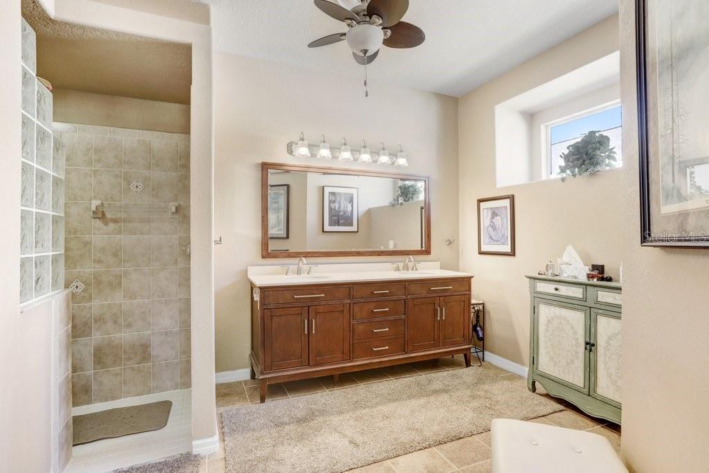 Image 15 of 37 For 12442 Forest Highlands