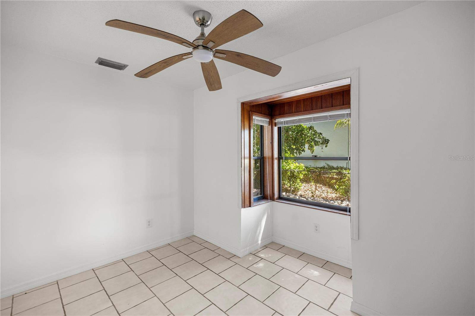 Image 11 of 36 For 11599 Timberlane Drive