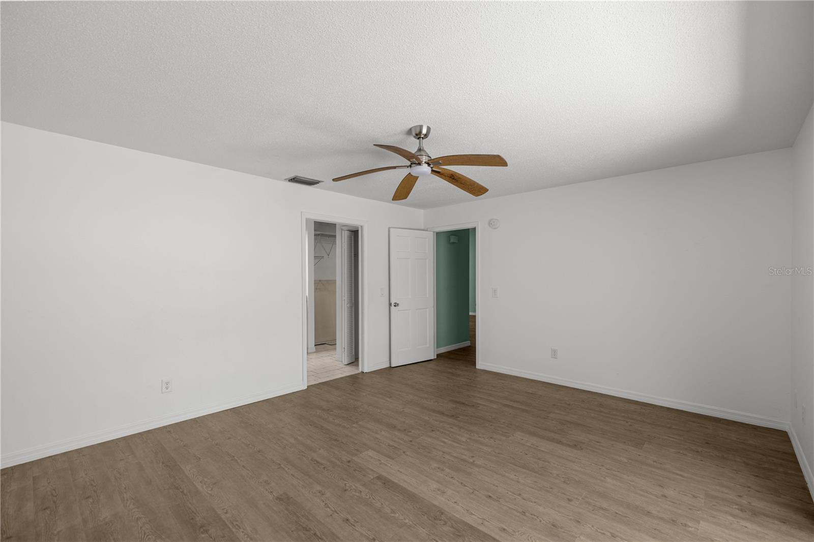 Image 13 of 36 For 11599 Timberlane Drive