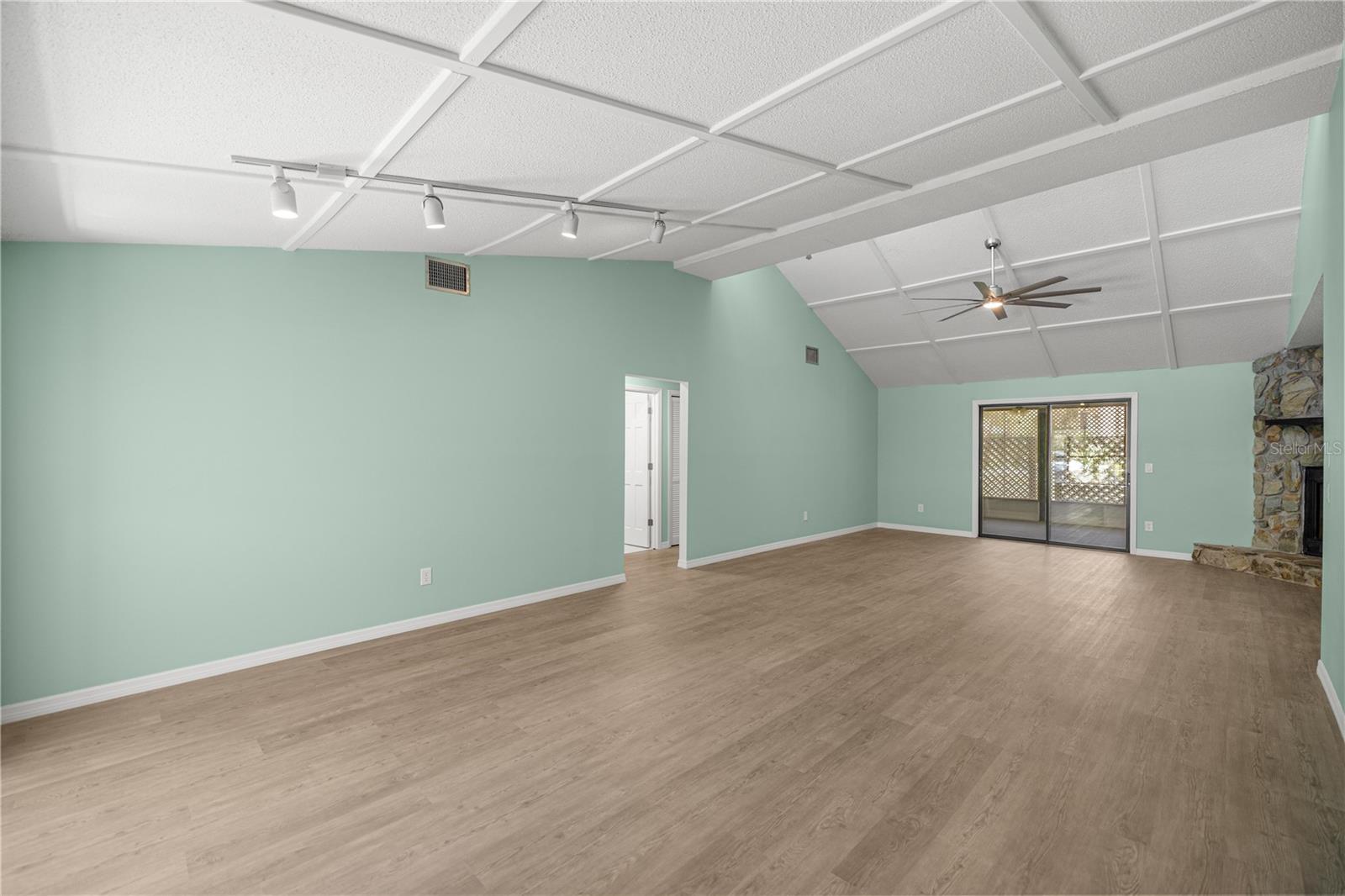 Image 6 of 36 For 11599 Timberlane Drive