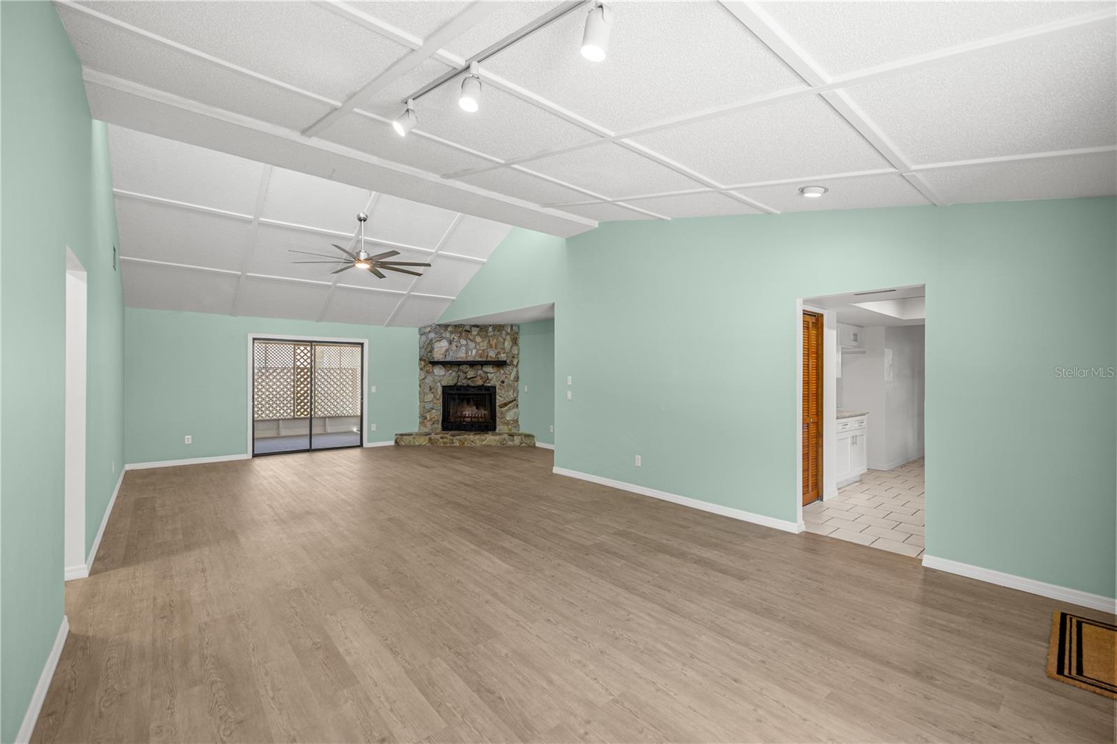 Image 7 of 36 For 11599 Timberlane Drive