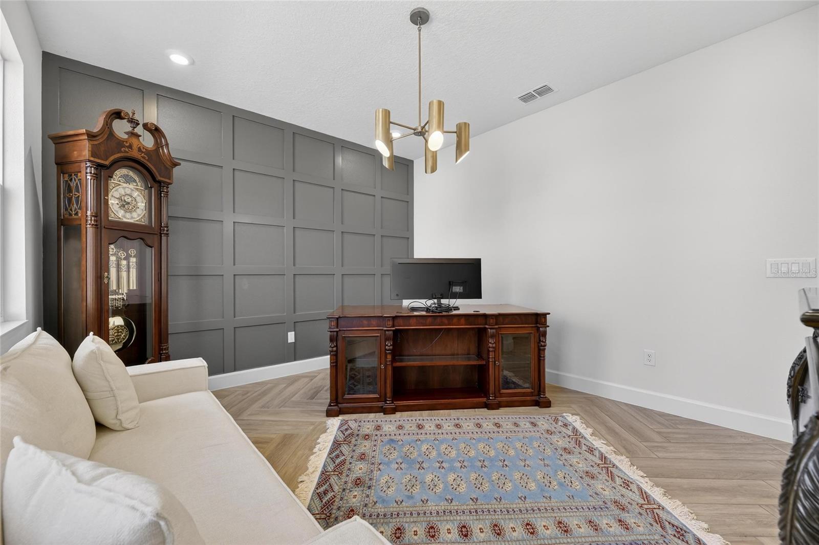 Image 14 of 100 For 914 Signet Drive