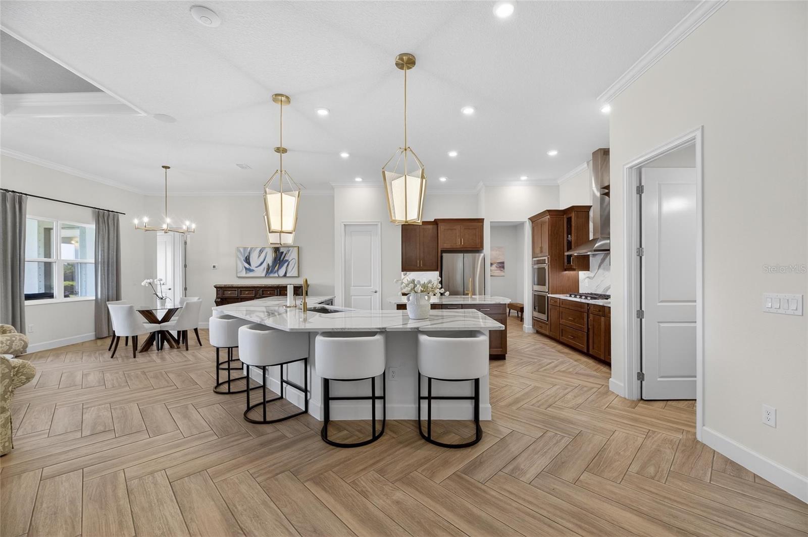 Image 21 of 100 For 914 Signet Drive