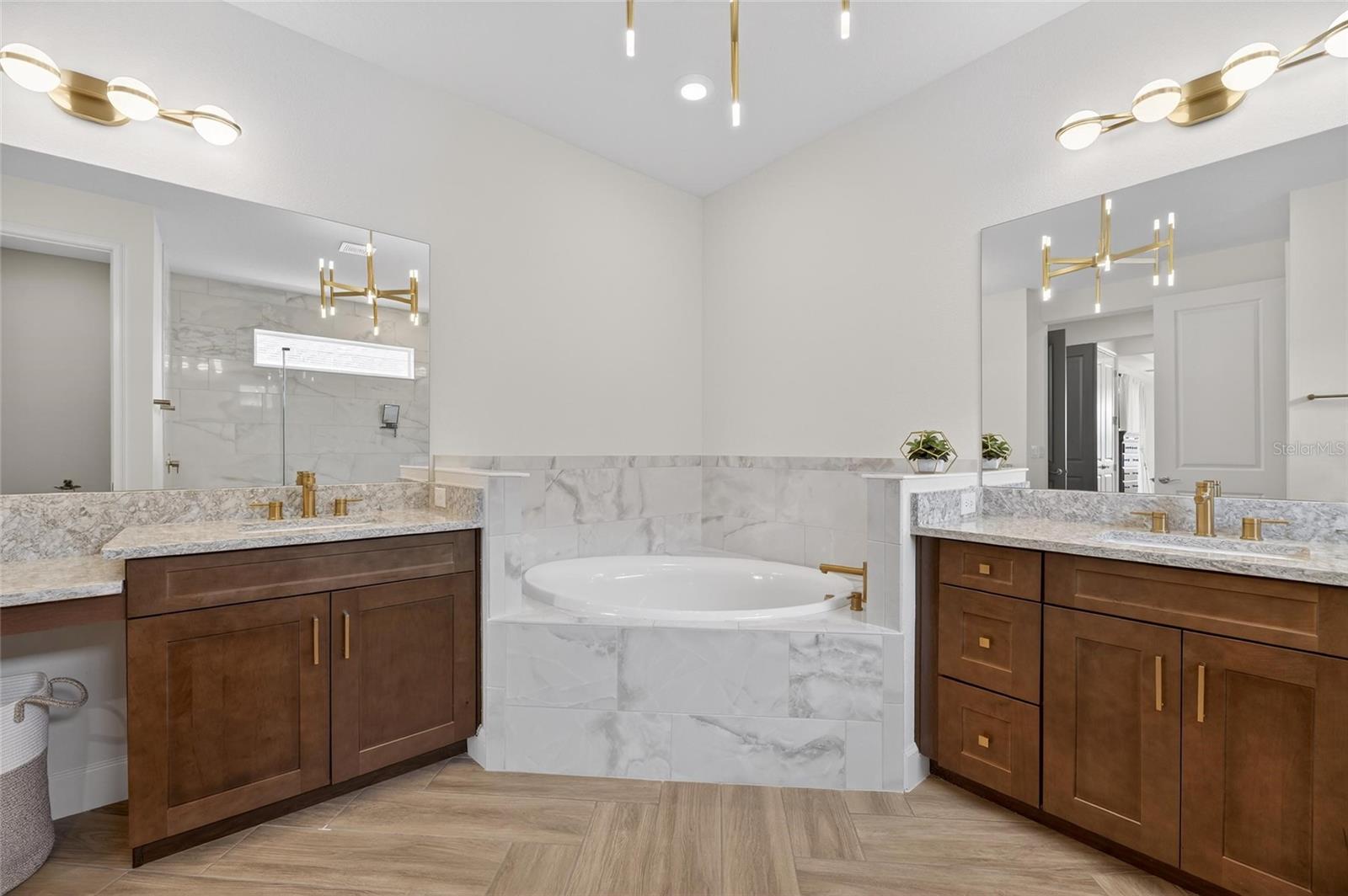 Image 34 of 100 For 914 Signet Drive