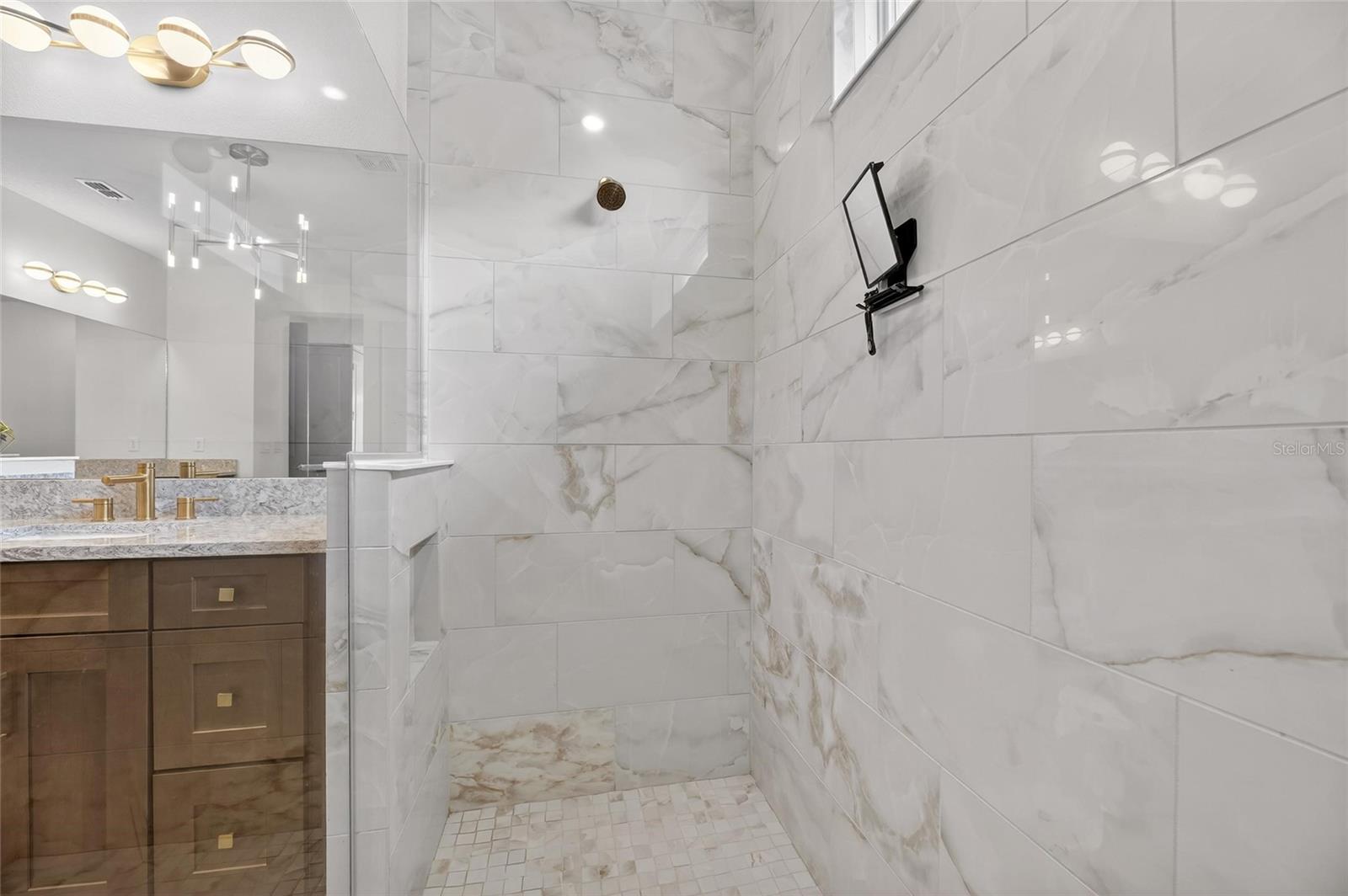 Image 35 of 100 For 914 Signet Drive