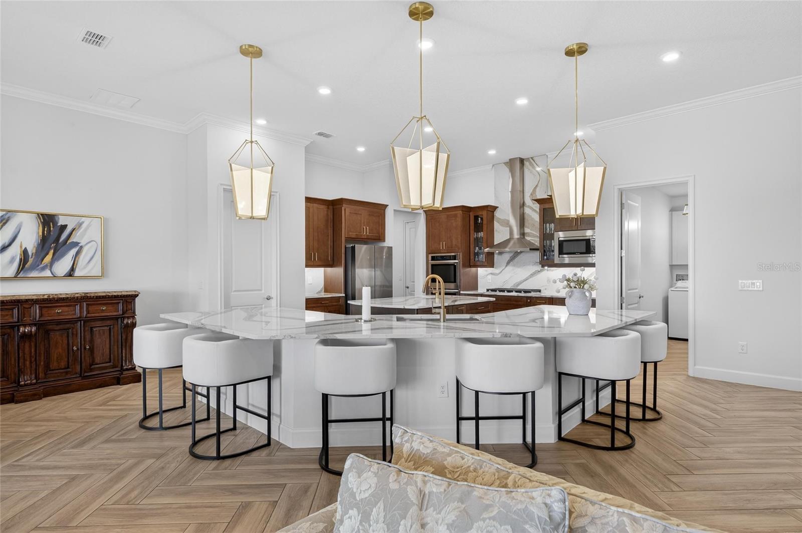 Image 4 of 100 For 914 Signet Drive