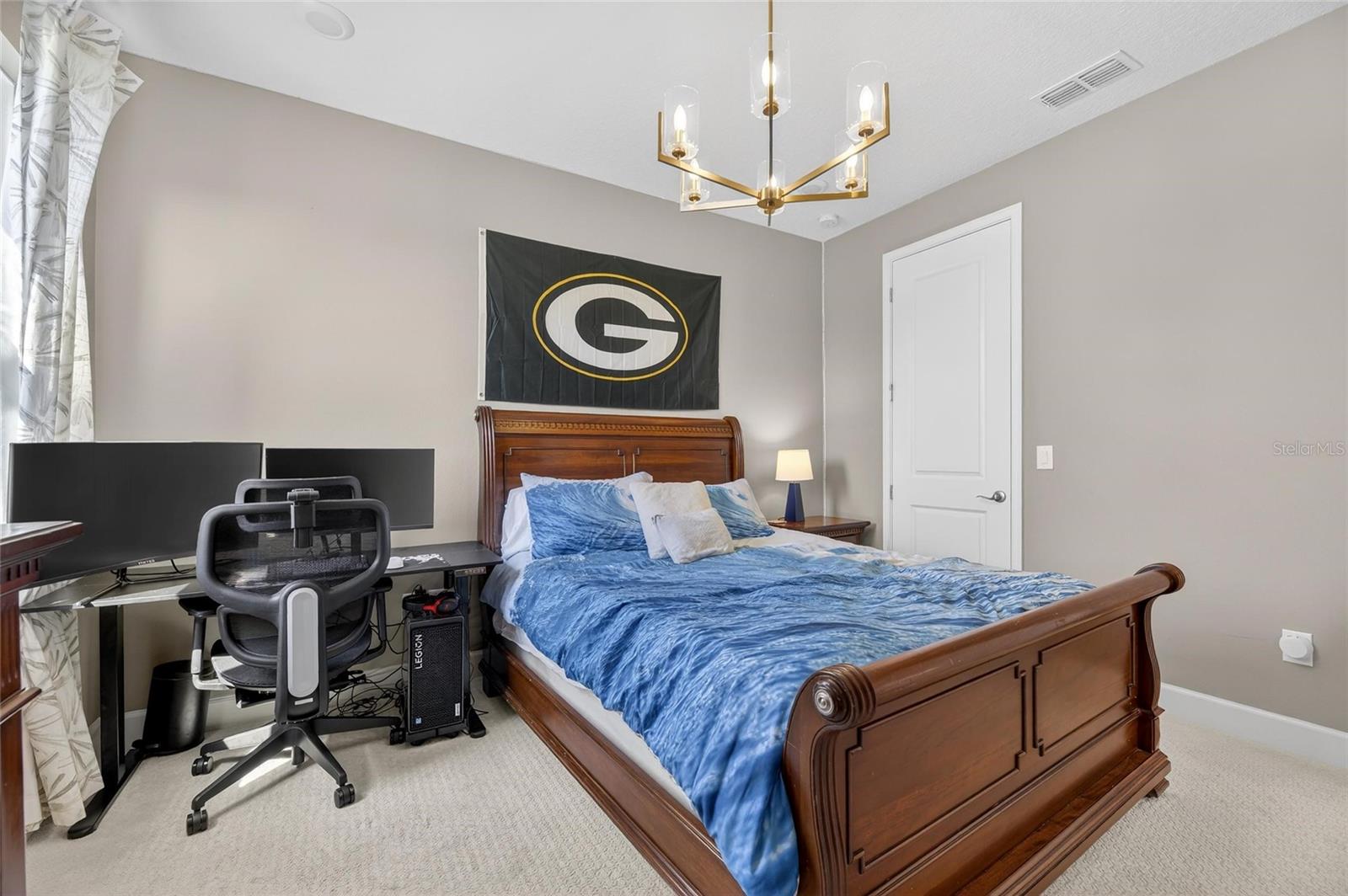 Image 40 of 100 For 914 Signet Drive