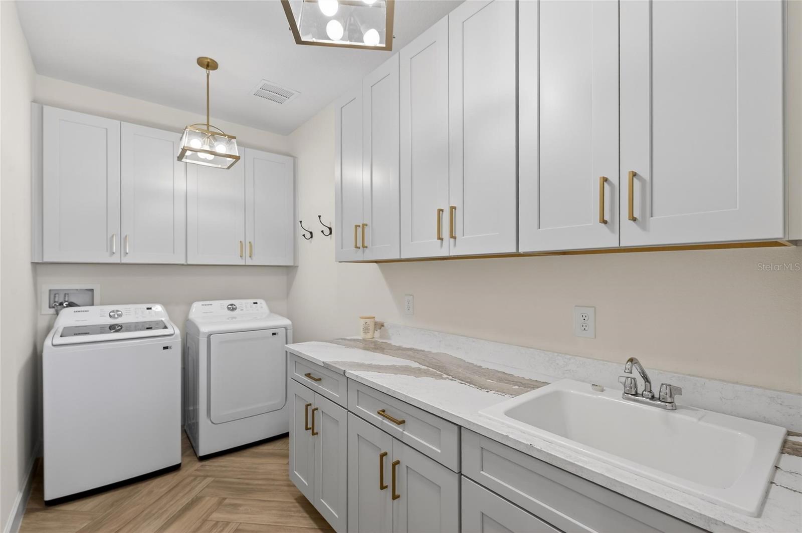 Image 46 of 100 For 914 Signet Drive