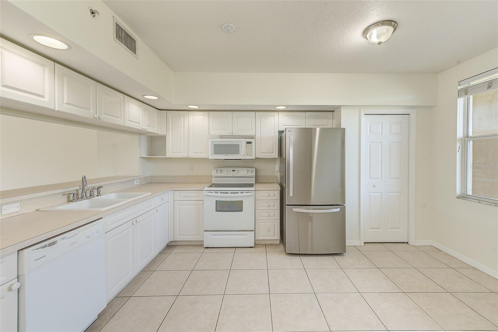 Image 4 of 43 For 960 Starkey Road 3302