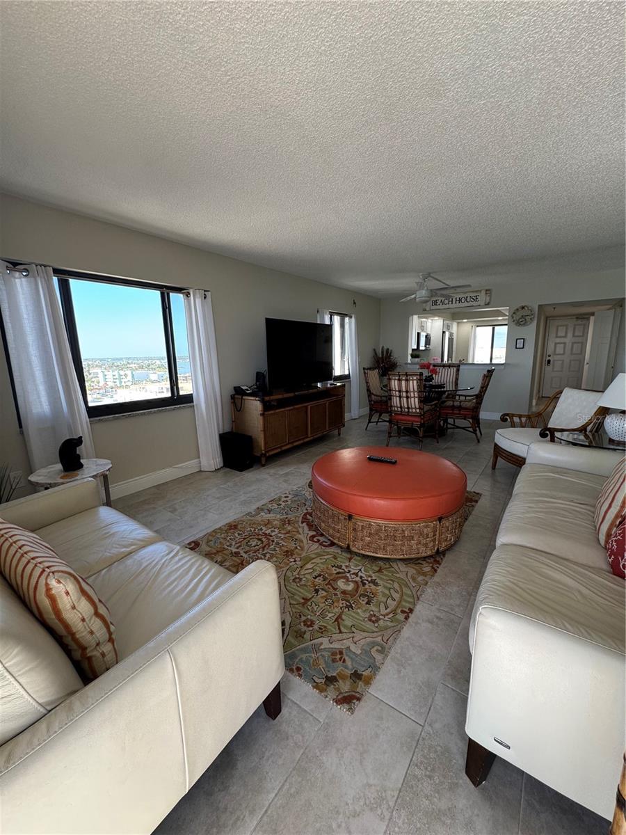 Image 5 of 22 For 15000 Gulf Boulevard 1108