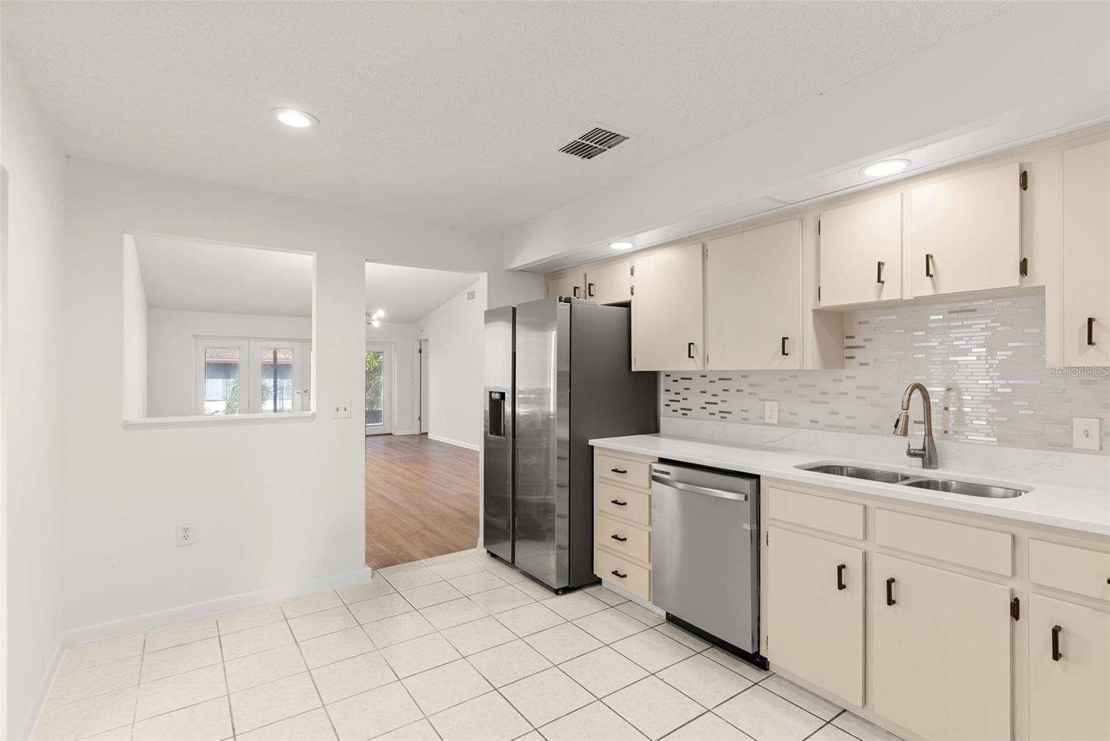 Image 15 of 43 For 4009 Cypress Landing S