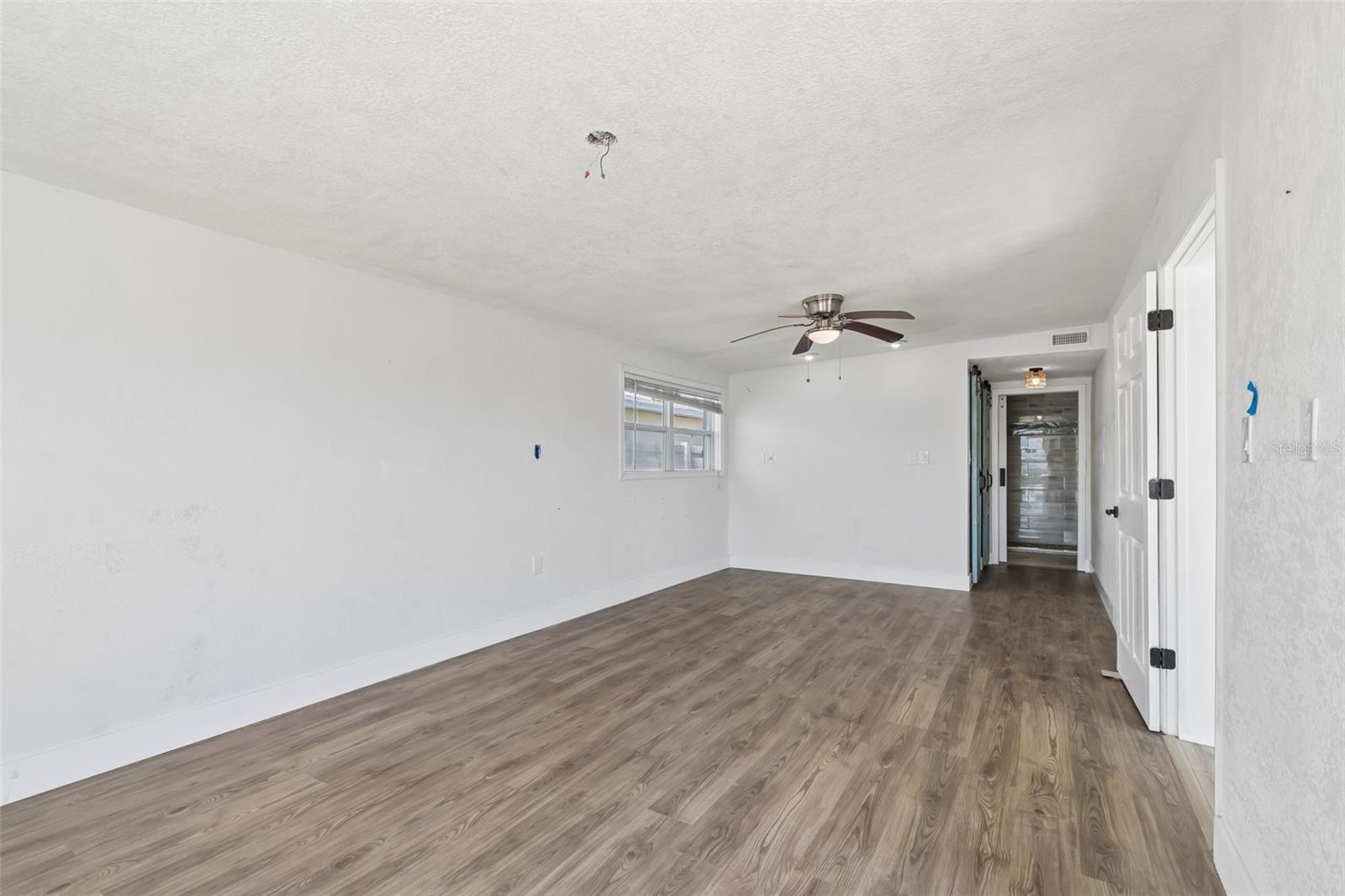 Listing photo id 18 for 16108 5th Street E