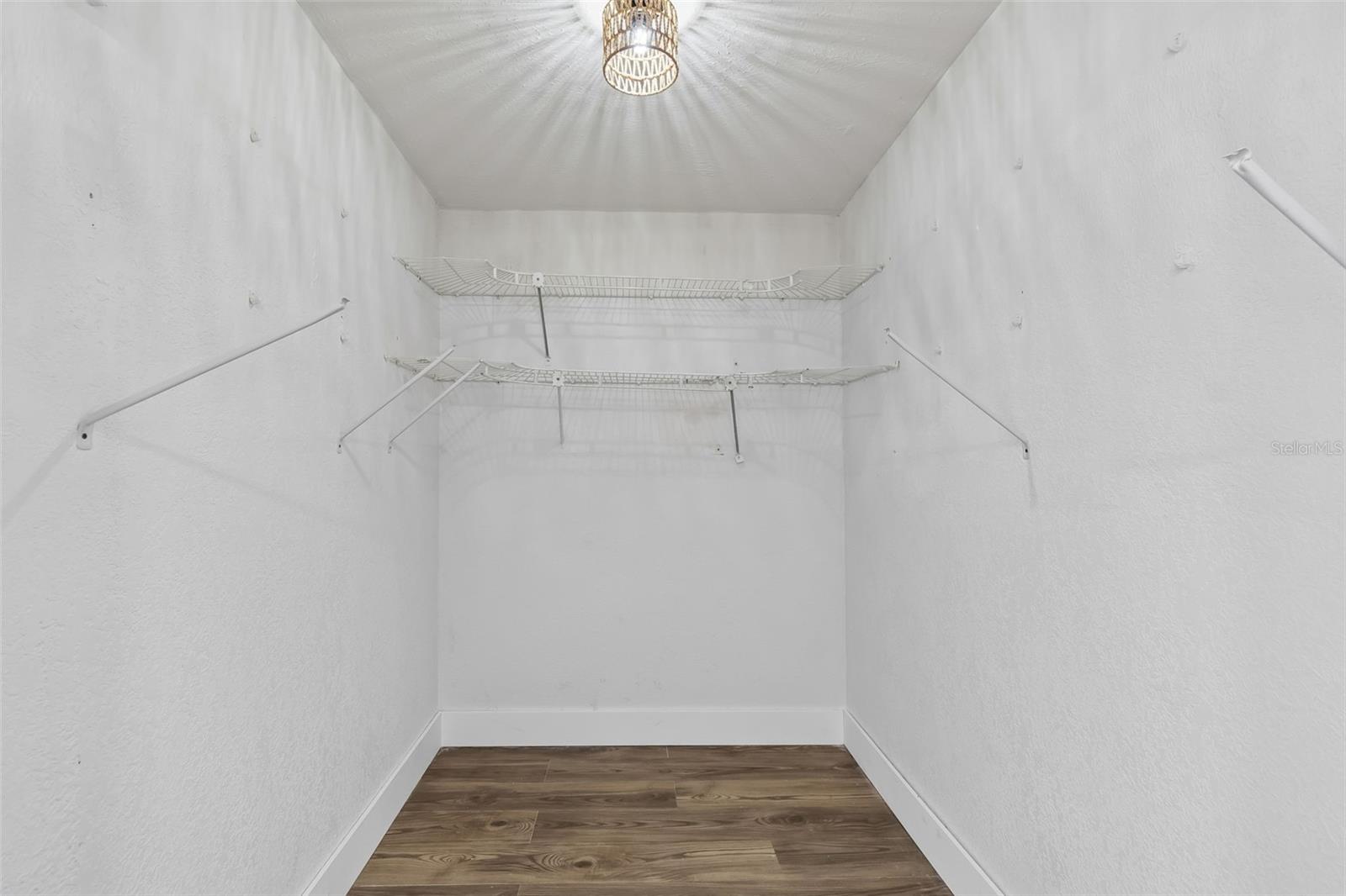 Listing photo id 21 for 16108 5th Street E