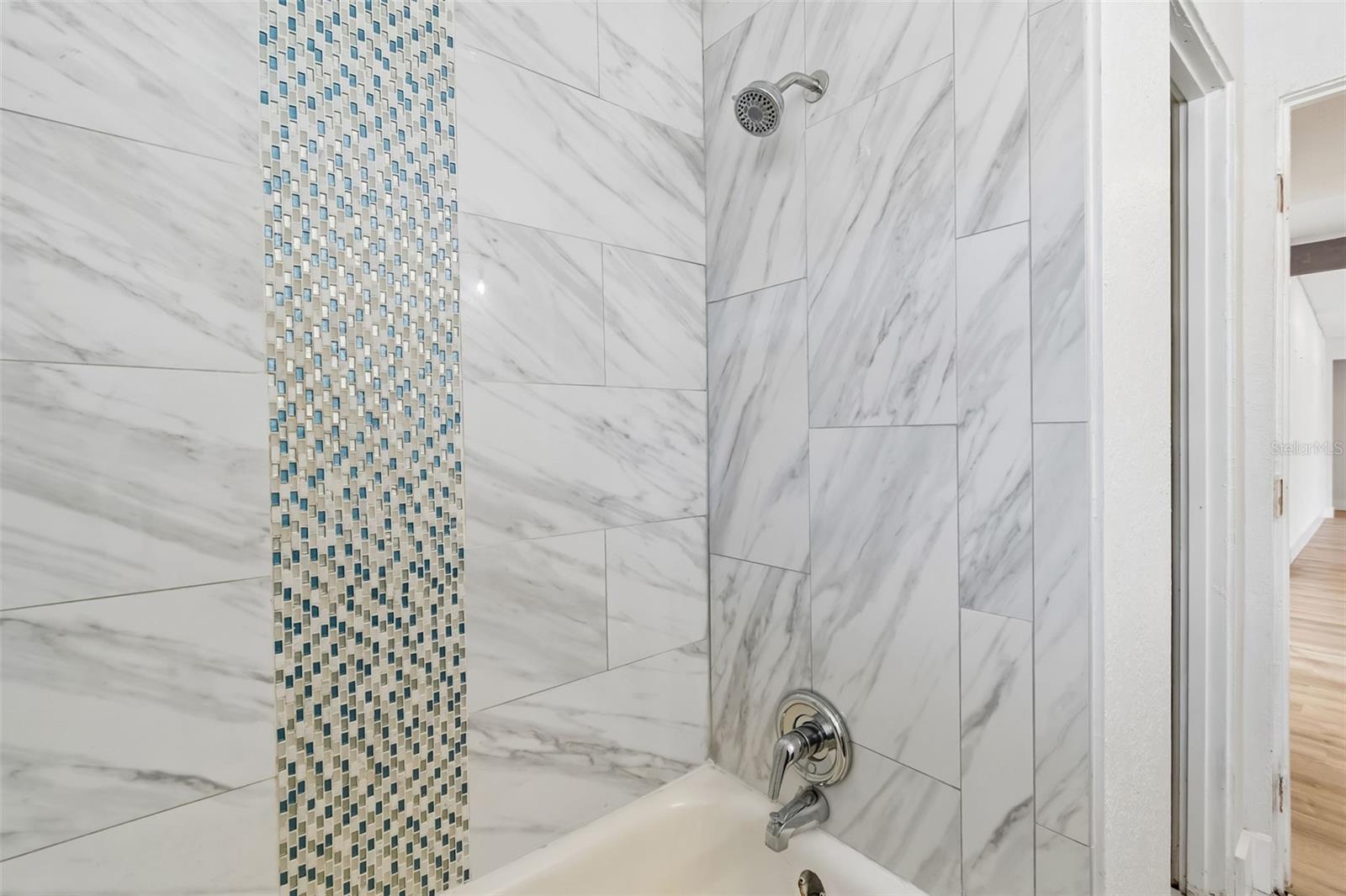 Listing photo id 25 for 16108 5th Street E