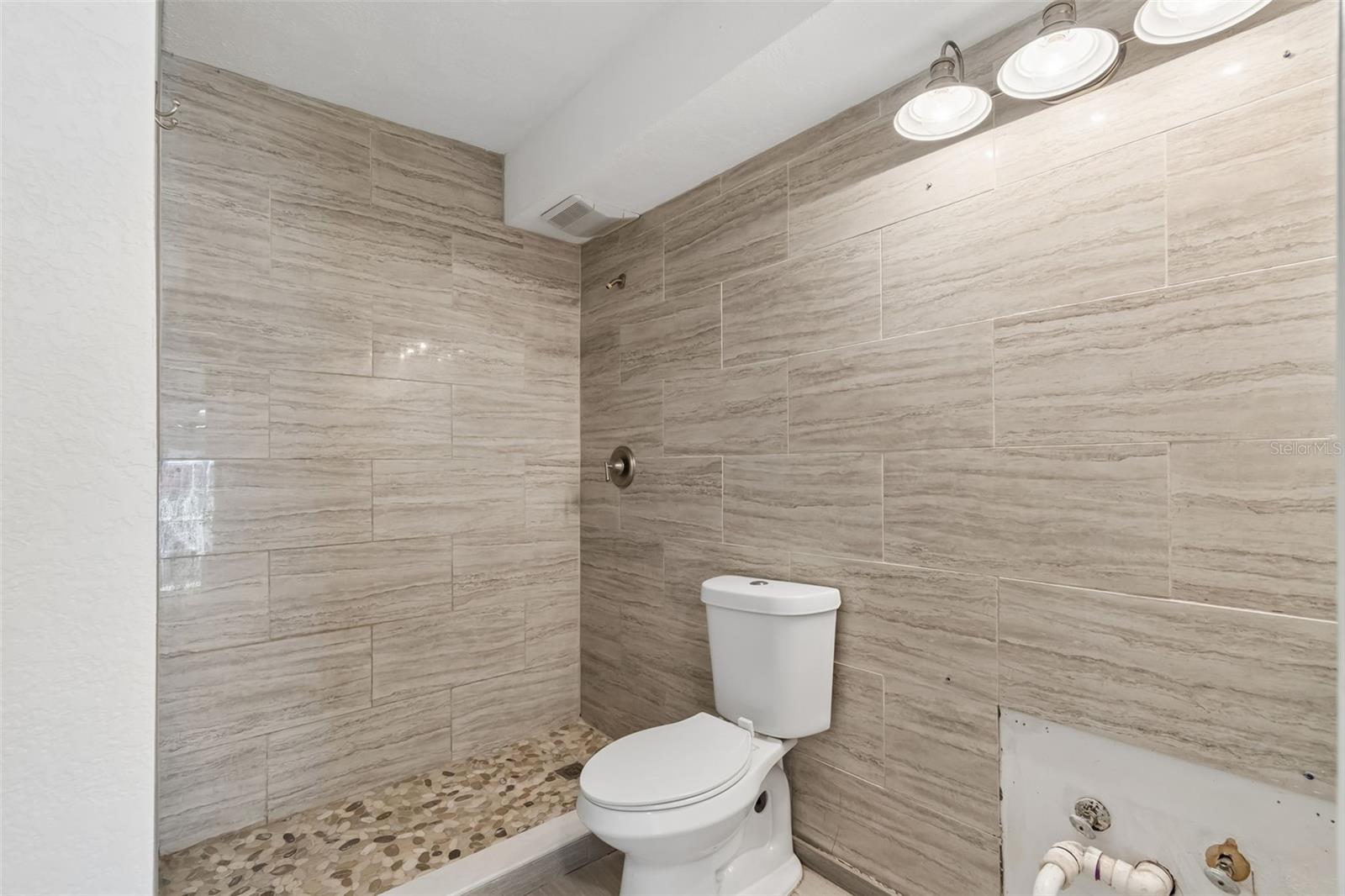 Listing photo id 28 for 16108 5th Street E